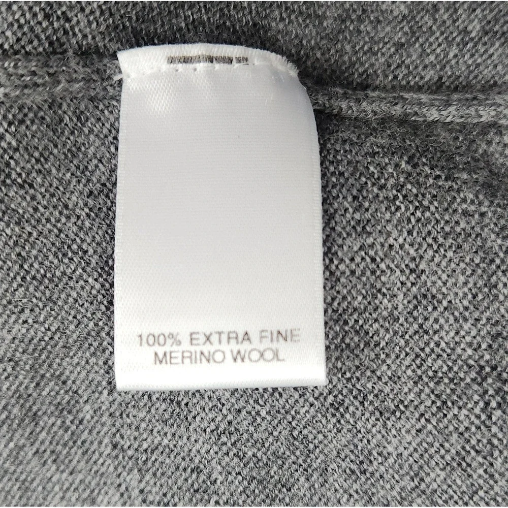 Turnbury 100% Extra Fine Merino Wool V Neck Sweater‎ Gray Size M Quiet Luxury